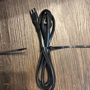 Black 2-Prong Electronic Power Cable (C)